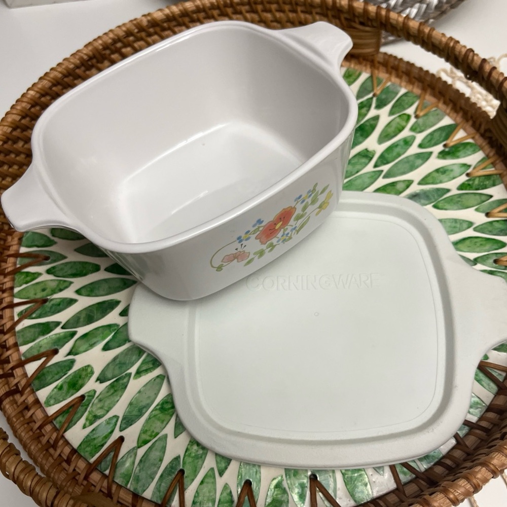 VTG CorningWare White Casserole Dish with Floral‎ Design